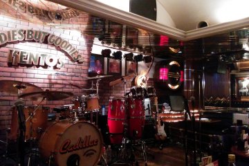 <p>Break time is a perfect time to sneak a picture of the stage</p>