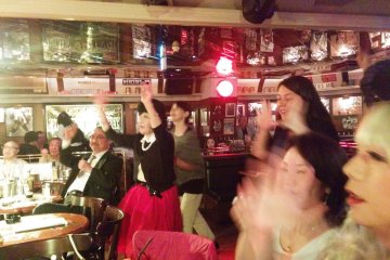 <p>Everyone dances at Kento's!</p>