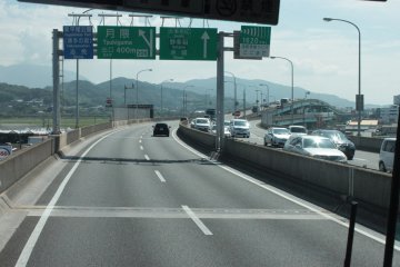 <p>Jalan Tol Kyushu</p>