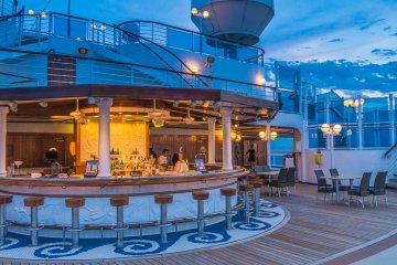 Cocktails ahoy!