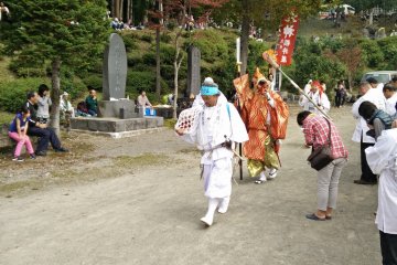 <p>Jalur api di sekeliling area festival</p>