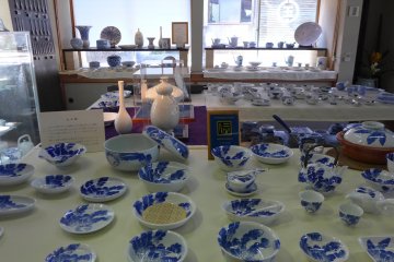 <p>Mikawachi porcelain</p>