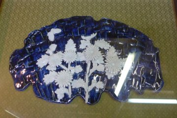 <p>Mikawachi porcelain</p>