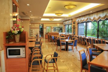 <p>The dining room where breakfast is served in the morning</p>