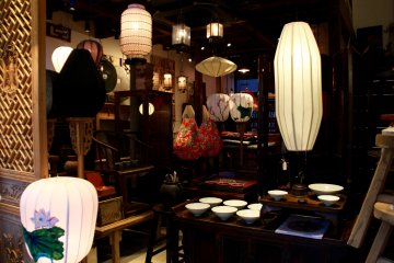 <p>Gaya China</p>