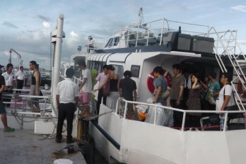Be sure to catch the last ferry back to Yokosuka at 5:00