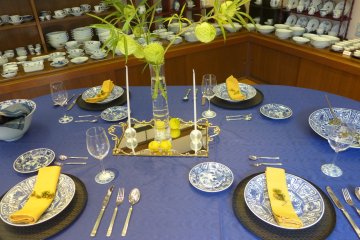 <p>Beautiful porcelain on display</p>
