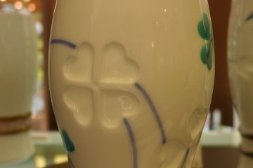 <p>Hataman tableware at the Hataman kiln</p>
