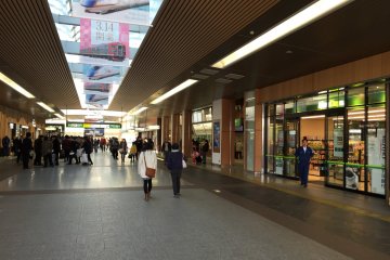 The restored east side hall, which now has a convenience store along with the tourist center and coffee shop that have always been there.