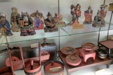 <p>Inside the folk museum there are traditional utensils and dolls from Togakushi villages</p>