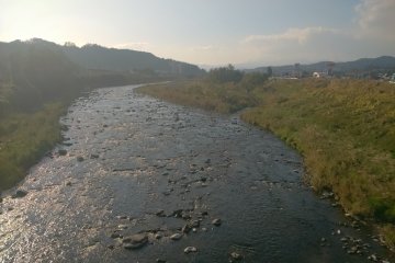Crossing Usuigawa in front of the temple entrance