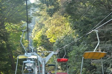 <p>The chair lift is quite old, but quite reliable. and offers a much nicer experience than the cable car</p>