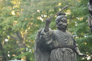 <p>Dewa penjaga orang-orang yang sudah meninggal.</p>