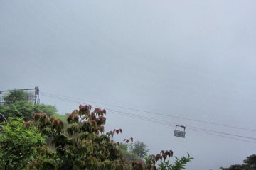 Even when the ropeway is closed down for regular passengers, eggs are brought in from the foot of the mountain.