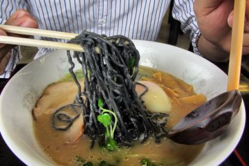 If you're not full from all the eggs, stop by one of the restaurants near the bus station and grab a bowl of sulfur-boiled ramen.