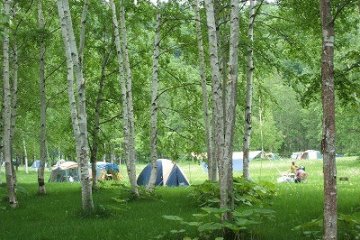 Le camping "Dream" et quelques tentes