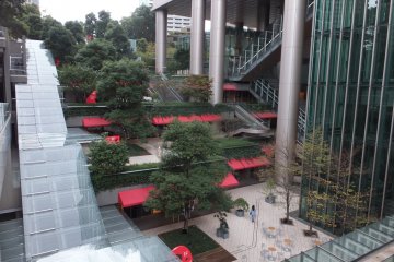 <p>Taman Izumi dekat&nbsp;Honey Baked Ham</p>