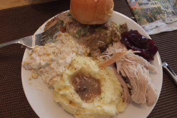 <p>Hidangan makan malam Thanksgiving tahun 2014</p>