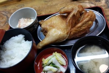 <p>Dengan harga 1,000 Yen inilah penampilan Golden Crispy Fried Chicken Naruto.</p>
