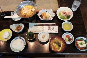 <p>Breakfast was very tasty - and the dinner, with twice as much food (all incredibly delicious), was an experience! &nbsp; &nbsp; *A couple of items are not pictured.</p>