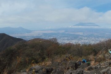 <p>Pemandangan panorama dari puncak Gunung Kintoki</p>