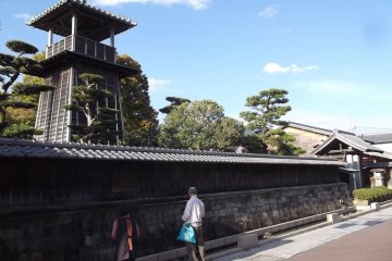 <p>The watchtower and entrance to the garden</p>