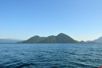 Naka-no-shima from the water