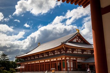 <p>The daikodo or lecture hall of Yakushiji Temple</p>