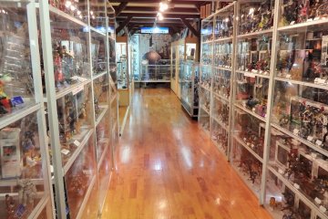 <p>Museum ini menjadi rumah bagi ribuan perangkat contoh dan patung kecil</p>