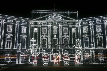 <p>"Buckingham Palace of Lights" with the British Guards Band Orchestra. This is my favorite part where sophisticated lighting shows and signature British musicals are performed.</p>
