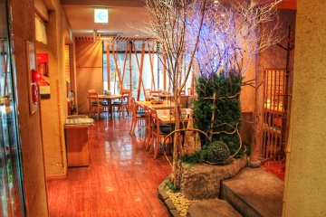 The appealing interior of Ichiniisan in Tenmonkan