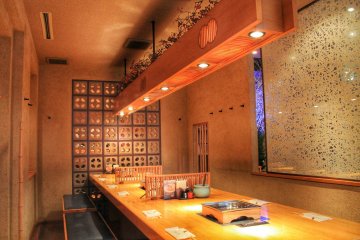 Ichiniisan has tables for 1 to 4 people, as well as for larger groups