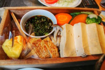 The tofu lunch with steamed vegetables