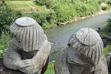 <p>Ces kappa accueillent les visiteurs dans le mus&eacute;e. Les oni, tengu et kappa sont les y&ocirc;kai les plus connus du Japon<br />
&nbsp;</p>
