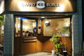<p>The exterior of Grand Burger</p>