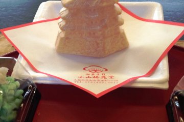 Monaka in the shape of Kishiwada Castle&nbsp;at Koyamabaikado Store&nbsp;
