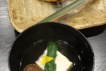 <p>Two dishes in the cha-kaiseki meal</p>
