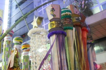 Other forms of kushidama, displaying the modern variations of this traditional decoration