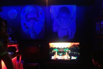 <p><span style="line-height: 20.8px;">Contra III at Space Station Game Bar in Osaka</span></p>

