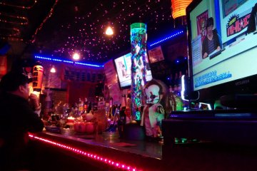 <p>Laser lights creates a futuristic feel</p>
