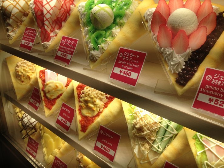 <p>Whole wide selections of crepes in Harajuku.</p>
