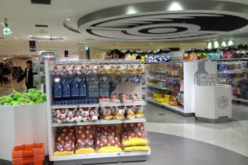 <p>All items are arranged nicely, making you want to come and check it all one by one</p>

