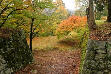 <p>Looking out from the gate to the central bailey</p>
