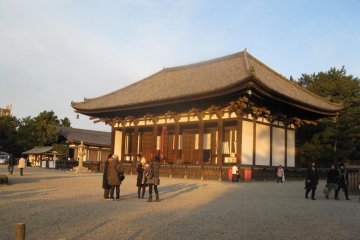 The grounds of Kofukuji are always open