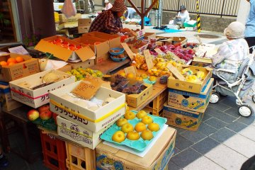 <p>Delicious fruits</p>
