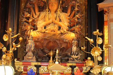 <p>1000 lengan Buddha Senju Kannon<br />
&nbsp;</p>
