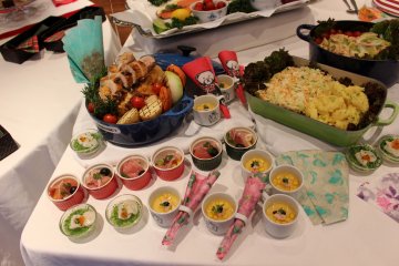 <p>Special event food items.</p>
