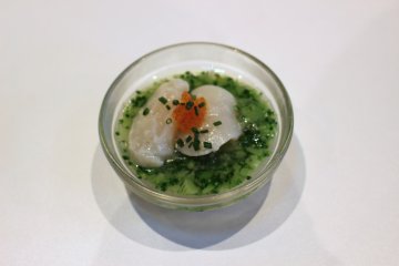 <p>Cauliflower mousse, dish whose name likely inspires fear and loathing in one's inner 8-year old, is actually savory and deliciou</p>
