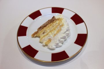 <p>Banana pear cake.</p>
