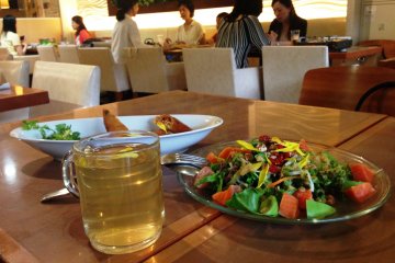 10 Zen brands itself as a "vegetable esthetic" restaurant.